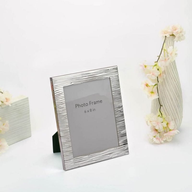 Modern Ridged Border Silver Photo Frame