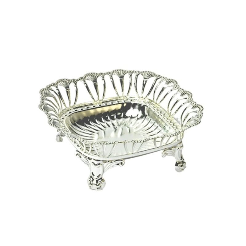 Wire motif silver bowl with a fluted façade and designer legs